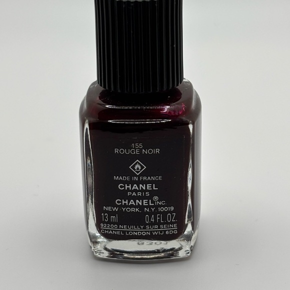 No Chanel Le Vernis Nail - 155 Rouge Noir - Picture 4 of 5